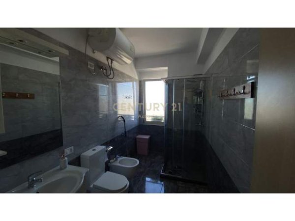 Tirane, jepet me qera apartament 3+1+BLK Kati 7, 114 m² 400 Euro (Kompleksi Golden Park)