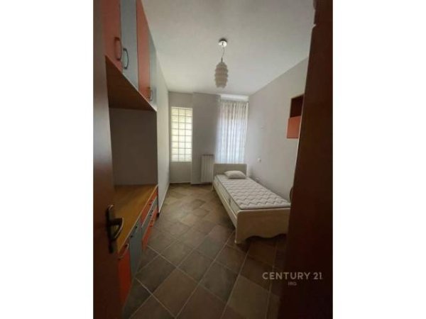 Tirane, jepet me qera apartament 3+1+BLK Kati 5, 130 m² 1.000 Euro (Liqeni i Tiranes)