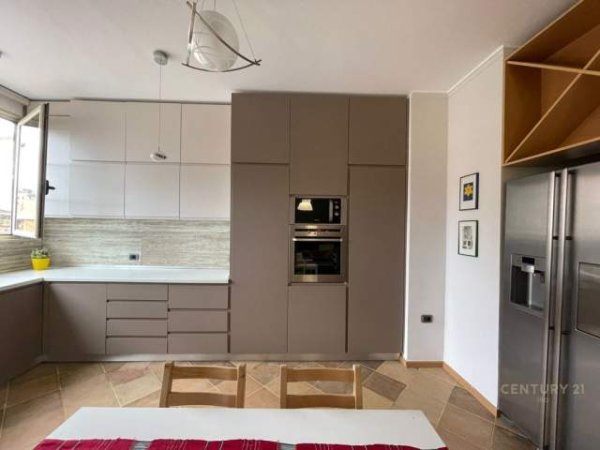 Tirane, jepet me qera apartament 3+1+BLK Kati 5, 130 m² 1.000 Euro (Liqeni i Tiranes)