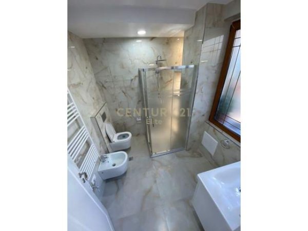 Tirane, jepet me qera apartament 1+1 Kati 1, 60 m² 500 Euro (Perball Delijorgjit)