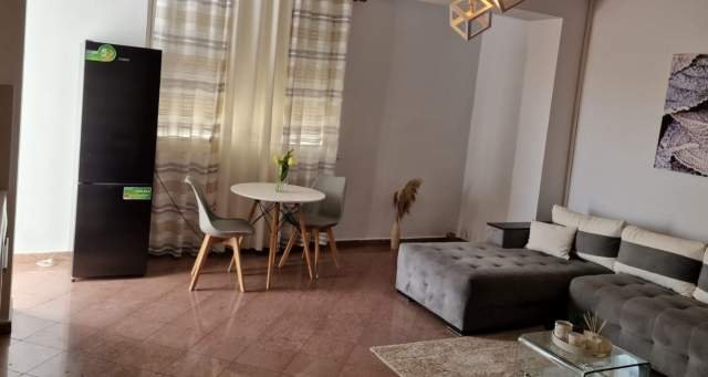 Tirane, jepet me qera apartament 2+1+BLK Kati 7, 95 m² 500 Euro (zog i zi)