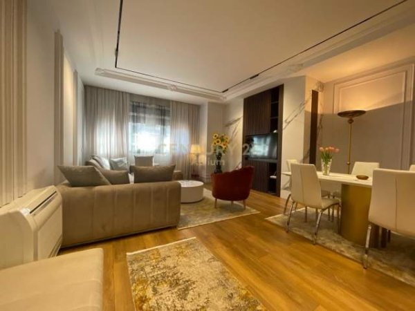 Tirane, jepet me qera apartament 2+1+BLK Kati 3, 123 m² 1.000 Euro (Rruga e Barrikadave)