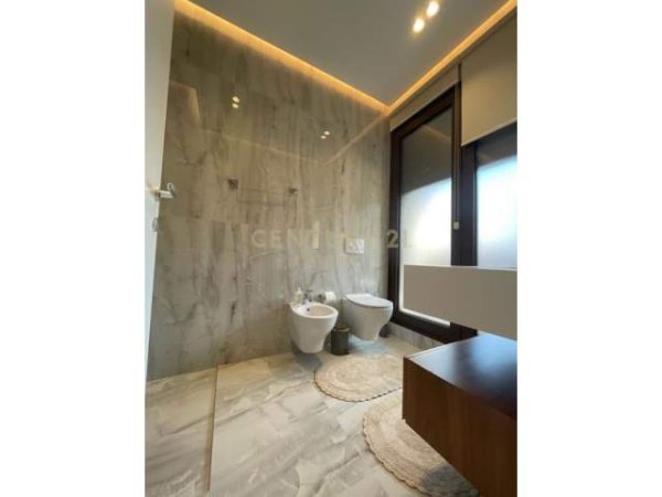 Tirane, jepet me qera apartament 2+1+BLK Kati 3, 123 m² 1.000 Euro (Rruga e Barrikadave)