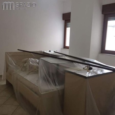 Tirane, jepet me qera apartament 3+1+BLK Kati 3, 160 m² 600 Euro (Rruga ''Qemal Stafa'')