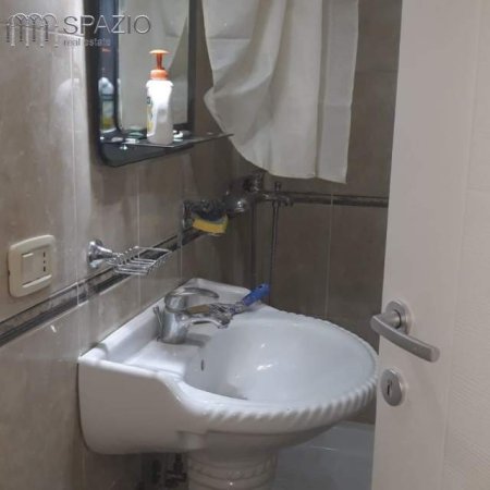 Tirane, jepet me qera apartament 3+1+BLK Kati 3, 160 m² 600 Euro (Rruga ''Qemal Stafa'')