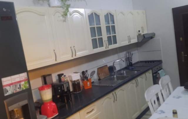 Tirane, jepet me qera apartament 3+1+BLK Kati 2, 126 m² 500 Euro (vasil shanto)