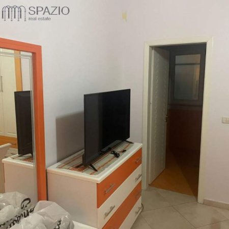 Tirane, jepet me qera apartament 2+1+BLK Kati 7, 140 m² 650 Euro (Liqeni Artificial)