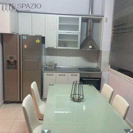Tirane, jepet me qera apartament 2+1+BLK Kati 7, 140 m² 650 Euro (Liqeni Artificial)