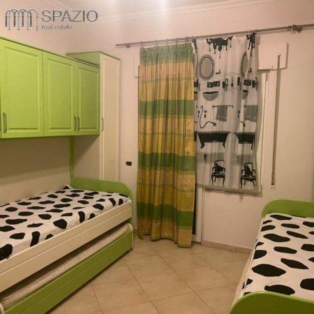 Tirane, jepet me qera apartament 2+1+BLK Kati 7, 140 m² 650 Euro (Liqeni Artificial)