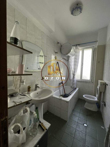 Tirane, jepet me qera apartament 2+1 Kati 4, 97 m² 400 Euro (Vasil Shanto)