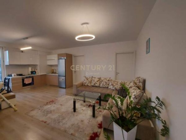 Tirane, shitet apartament 2+1+BLK Kati 2, 88 m² 110.000 Euro (ish fusha e aviacionit)