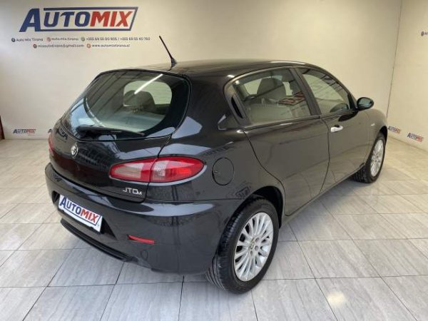 Tirane, shes makine Alfa Romeo 147 Viti 2005, 3.600 Euro