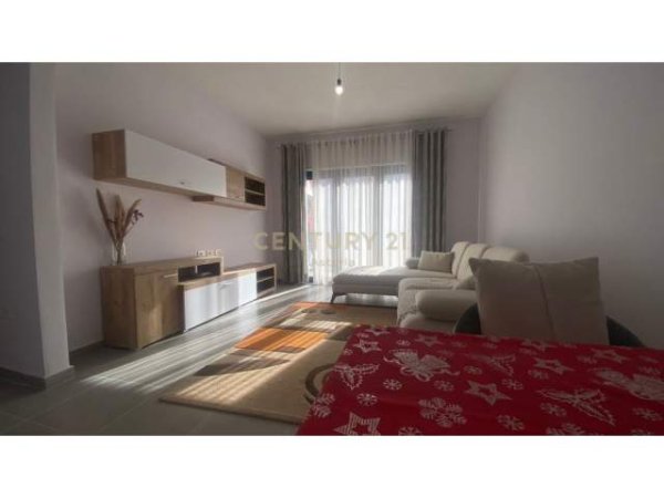 Tirane, jepet me qera apartament 1+1 Kati 5, 74 m² 400 Euro (Kompleksi Green City)