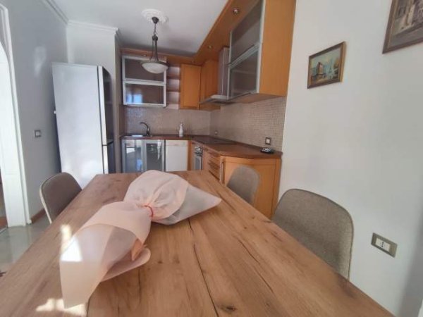 Tirane, jepet me qera apartament 1+1+BLK Kati 3, 85 m² 500 Euro (Parku i madh i Liqenit, Liqeni i Tiranës)
