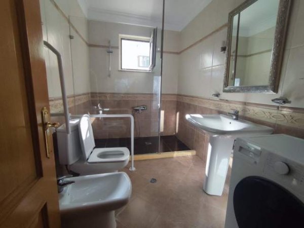 Tirane, jepet me qera apartament 1+1+BLK Kati 3, 85 m² 500 Euro (Parku i madh i Liqenit, Liqeni i Tiranës)