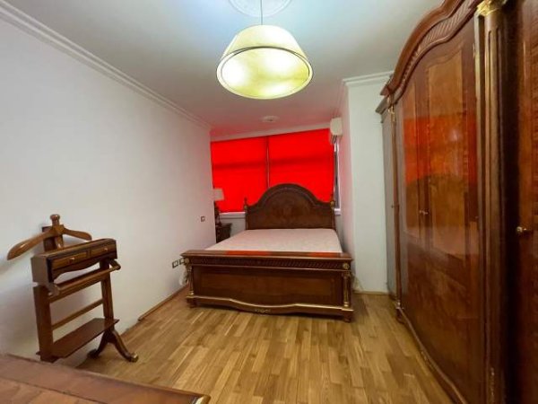 Tirane, jepet me qera apartament 2+1+BLK Kati 2, 299 m² 700 Euro (Parku i madh i Liqenit, Liqeni i Tiranës)