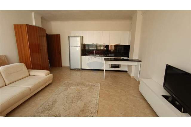 Tirane, jepet me qera apartament 1+1 Kati 7, 35 m² 400 Euro (myslym shyri)