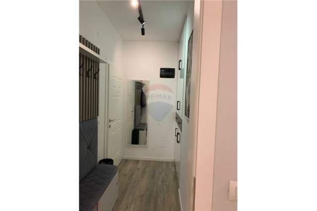 Tirane, jepet me qera apartament 2+1 80 m² 600 Euro (BULEVARDI ZOGU ZI)