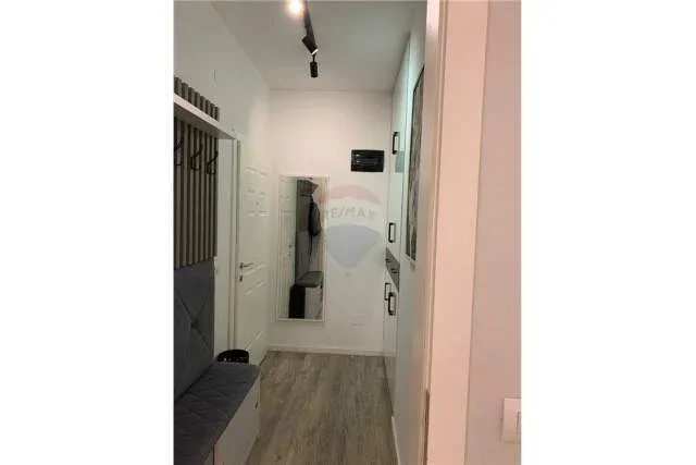 Tirane, jepet me qera apartament 2+1 Kati 3, 80 m² 650 Euro (Bulevardi Zogu1)