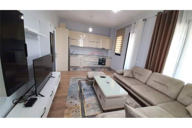 Tirane, jepet me qera apartament 2+1 123 m² 700 Euro (rruga e kavajes)