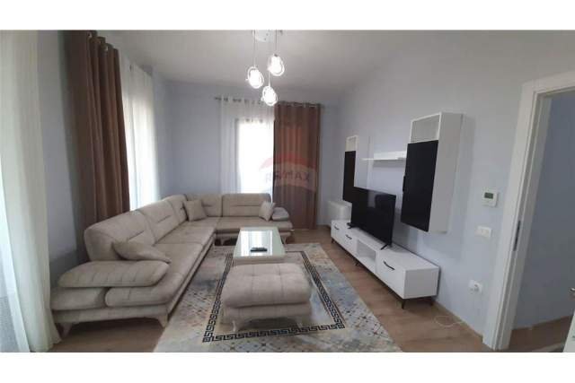 Tirane, jepet me qera apartament 2+1 123 m² 700 Euro (rruga e kavajes)