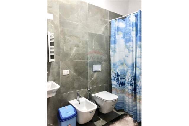 Tirane, jepet me qera apartament 2+1 123 m² 700 Euro (rruga e kavajes)