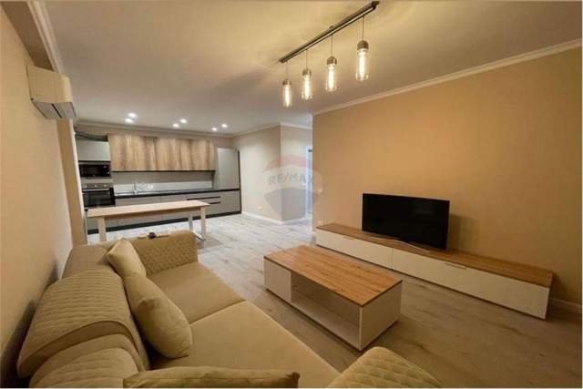 Tirane, jepet me qera apartament 115 m² 450 Euro