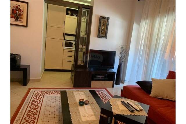 Tirane, jepet me qera apartament 1+1 70 m² 580 Euro (rruga elbasanit)