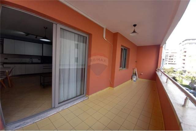 Tirane, jepet me qera apartament 76 m² 350 Euro (Astir)