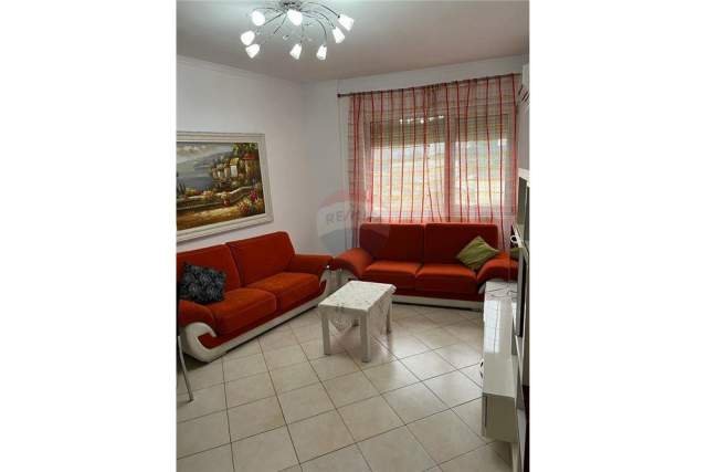 Tirane, jepet me qera apartament 2+1+BLK 105 m² 550 Euro (liqeni i thate)