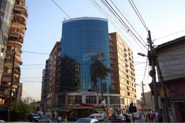 Tirane, shitet 920.000 Euro (Rruga e dibres - Selvia - Qendër)