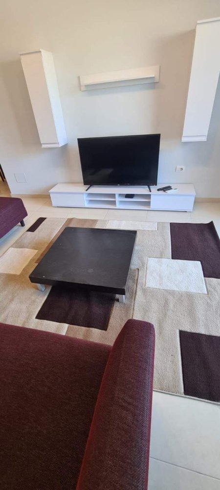 Tirane, jepet me qera apartament 2+1 Kati 3, 120 m² 450 Euro (Kinostudio, kompleks i ri rezidencial)
