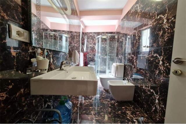 Tirane, jepet me qera apartament 2+1 Kati 4, 85 m² 600 Euro (liceu artistik)