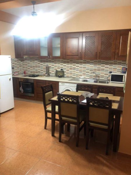 Tirane, jepet me qera apartament 1+1+BLK Kati 3, 78 m² 500 Euro (rruge dibre)