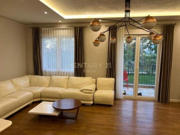 Tirane, jepet me qera Vile 5+1 Kati 1, 160 m² 1.200 Euro (Lunder)