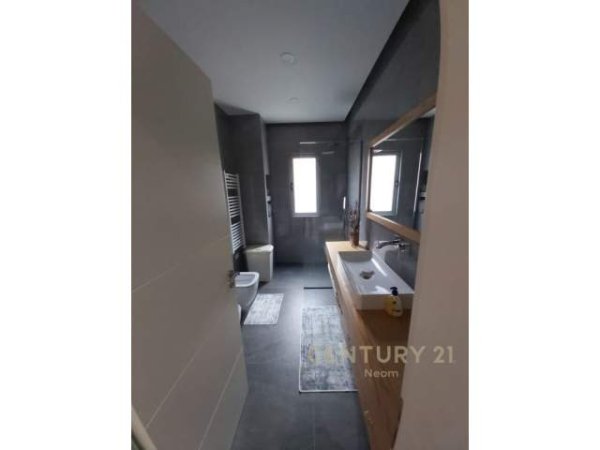 Tirane, jepet me qera apartament 4+1 Kati 2, 94 m² 700 Euro (Liqeni Thate)