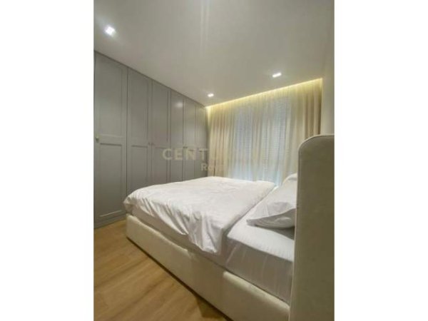 Tirane, jepet me qera apartament 4+1 Kati 7, 96 m² 1.200 Euro (21 Dhjetorit)