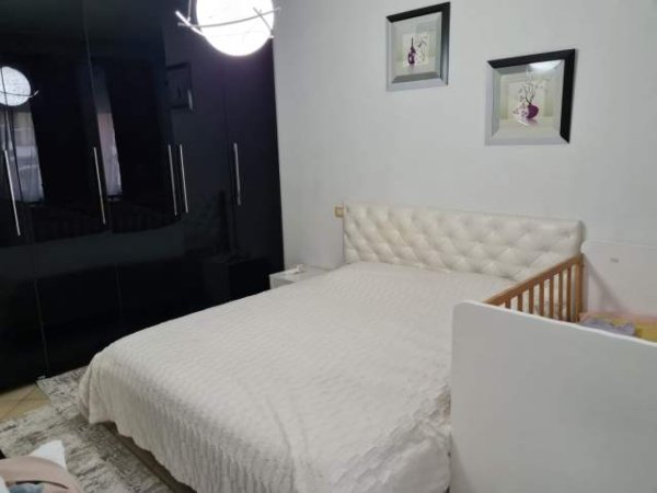 Shitet Apartament 1+1 tek Liqeni Thate,Rruga Peti .95.000 Euro