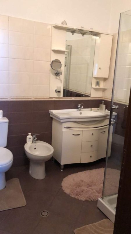 Tirane, jepet me qera apartament 2+1+BLK Kati 5, 110 m² 600 Euro (tek kmy)