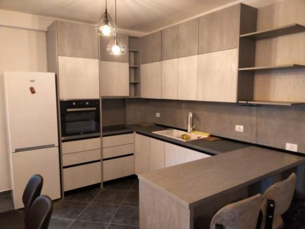 Tirane, jepet me qera apartament Kati 2, 110 m² 35.000 Leke (dalip topi)