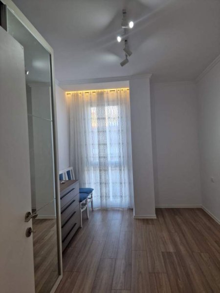 Tirane, jepet me qera apartament 2+1+BLK Kati 1, 95 m² 700 Euro (don bosko)