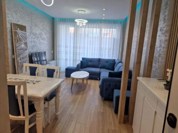 Tirane, jepet me qera apartament 2+1+BLK Kati 1, 95 m² 700 Euro (don bosko)