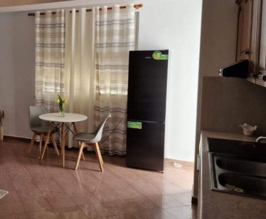 Tirane, jepet me qera apartament 2+1+BLK Kati 7, 95 m² 500 Euro (durresit)