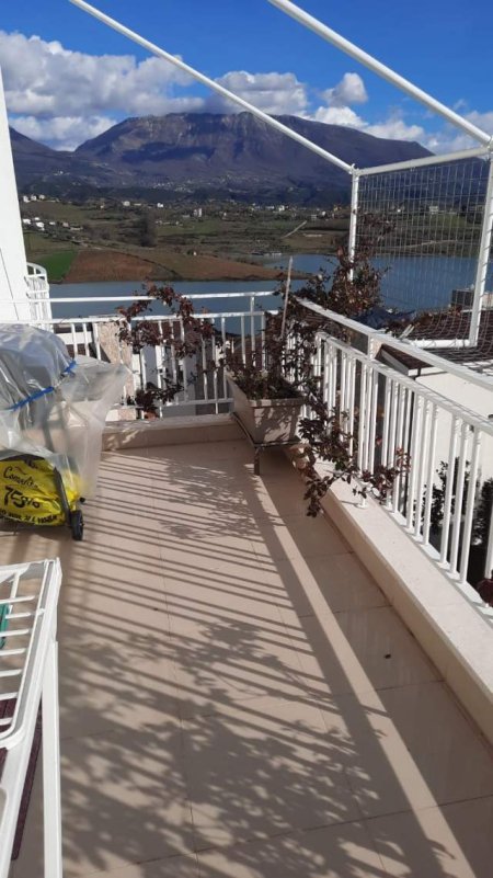 Tirane, jepet me qera apartament Kati 2, 117 m² 550 Euro (rruga farkes)