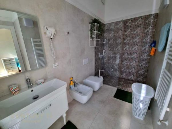 Tirane, jepet me qera apartament 3+1+BLK Kati 4, 99 m² 1.200 Euro (KOPSHTI ZOOLOGJIK)