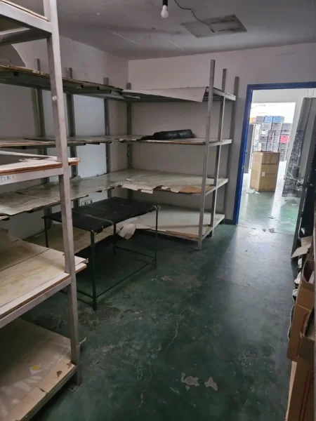 Tirane, jepet me qera ambjent biznesi Kati 0, 800 m² 2.500 € (KOMBINAT)