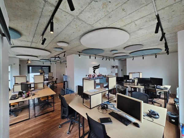 Tirane, jepet me qera ambjent biznesi Kati 4, 175 m² 2.000 € (RRUGA ELBASANIT)