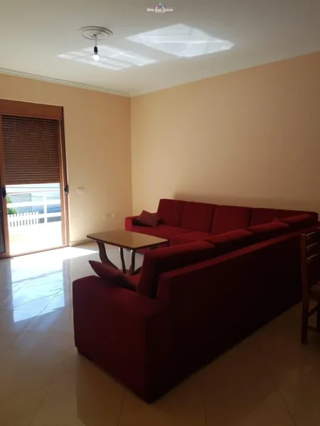 Tirane, jepet me qera Vile 3+1 Kati 2, 120 m² 450 € (5 maji)