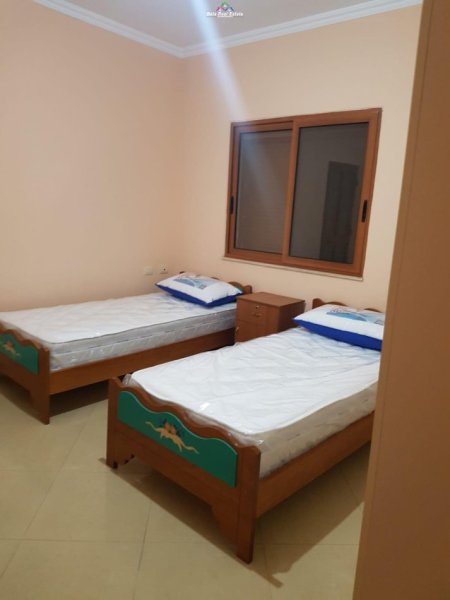Tirane, jepet me qera Vile 3+1 Kati 2, 120 m² 450 € (5 maji)