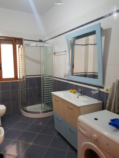 Tirane, jepet me qera Vile 3+1 Kati 2, 120 m² 450 € (5 maji)